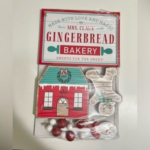 Tiered tray gingerbread decor